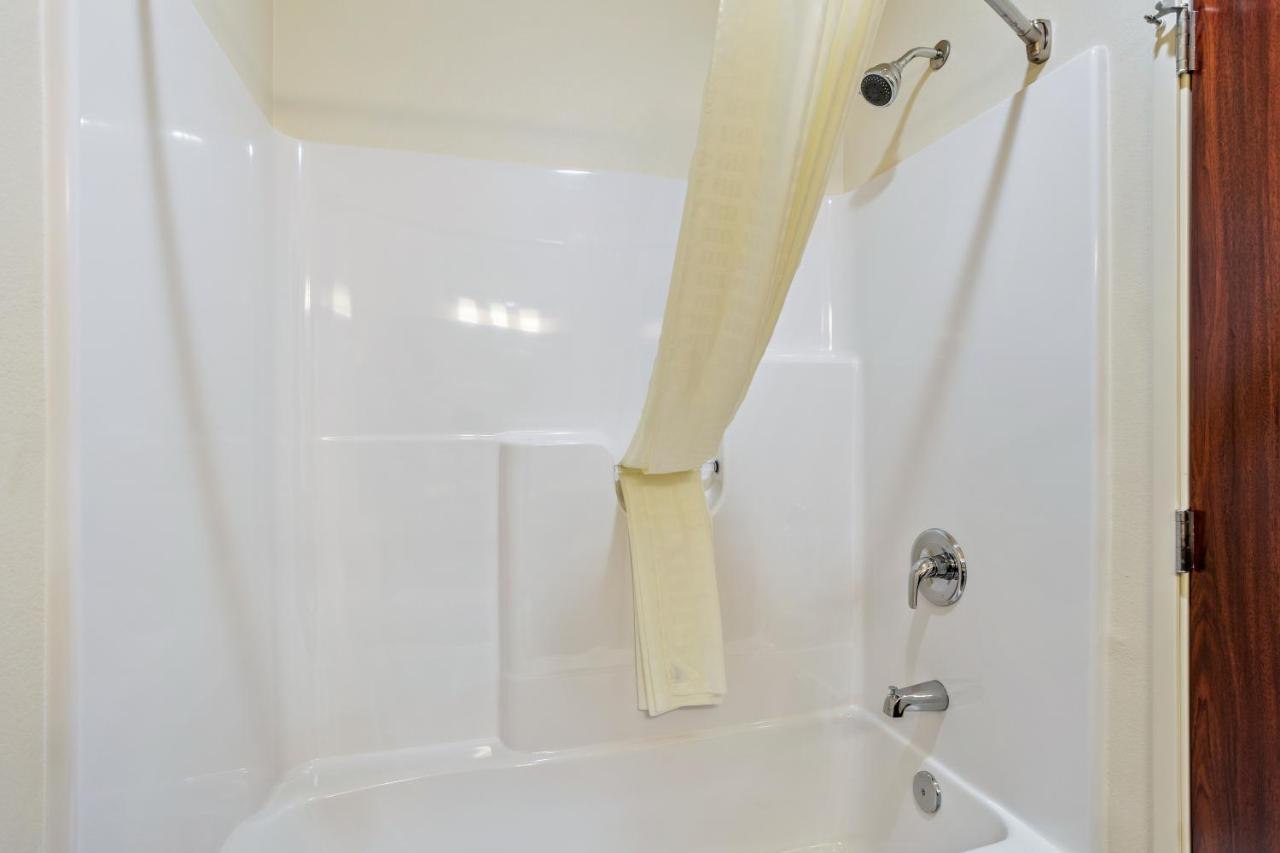 Cobblestone Hotel & Suites - Ottumwa Bagian luar foto