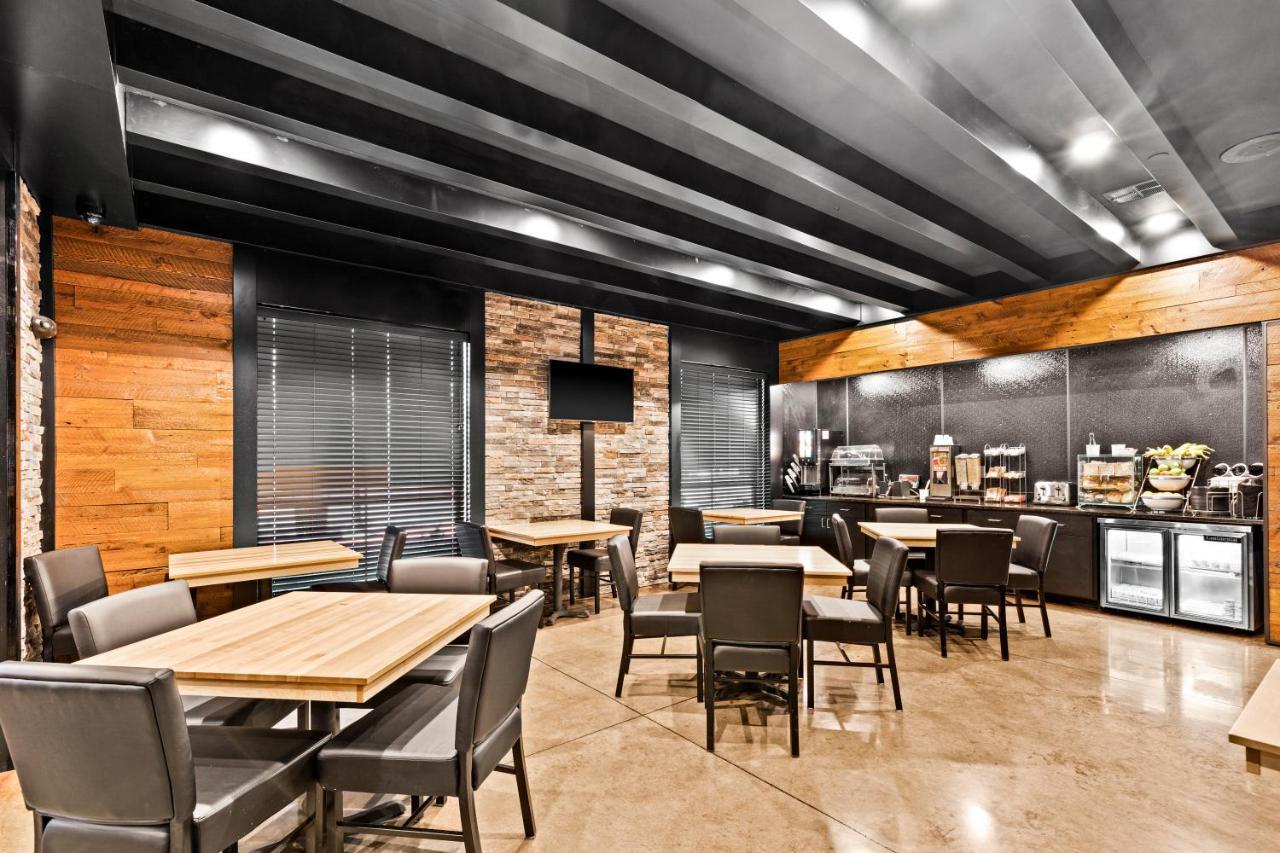 Cobblestone Hotel & Suites - Ottumwa Bagian luar foto