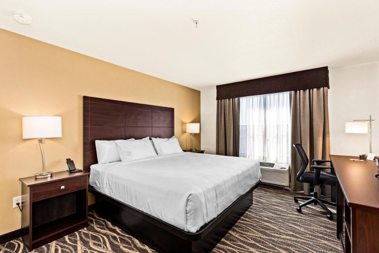 Cobblestone Hotel & Suites - Ottumwa Bagian luar foto