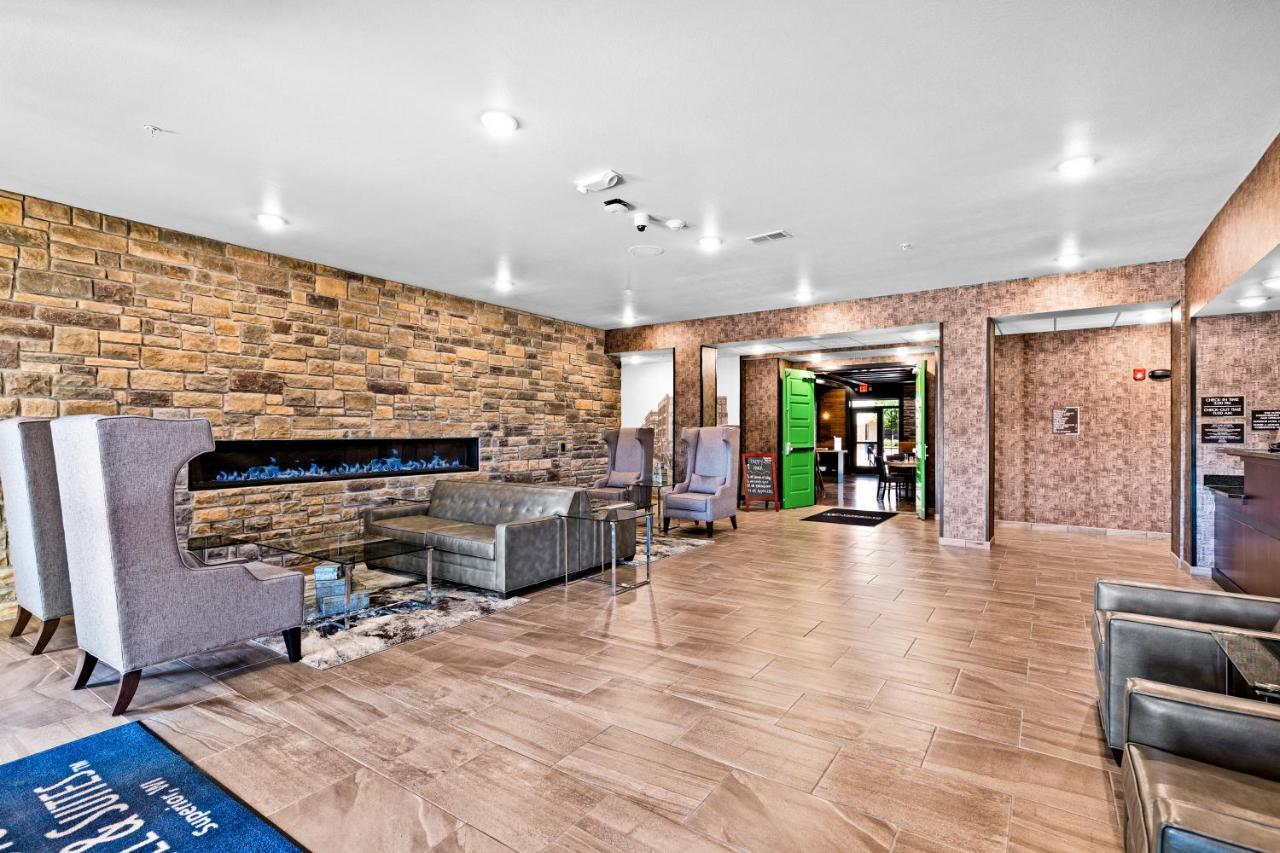Cobblestone Hotel & Suites - Ottumwa Bagian luar foto