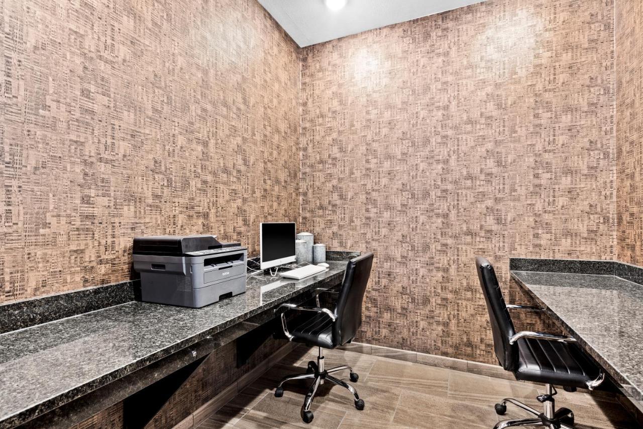 Cobblestone Hotel & Suites - Ottumwa Bagian luar foto