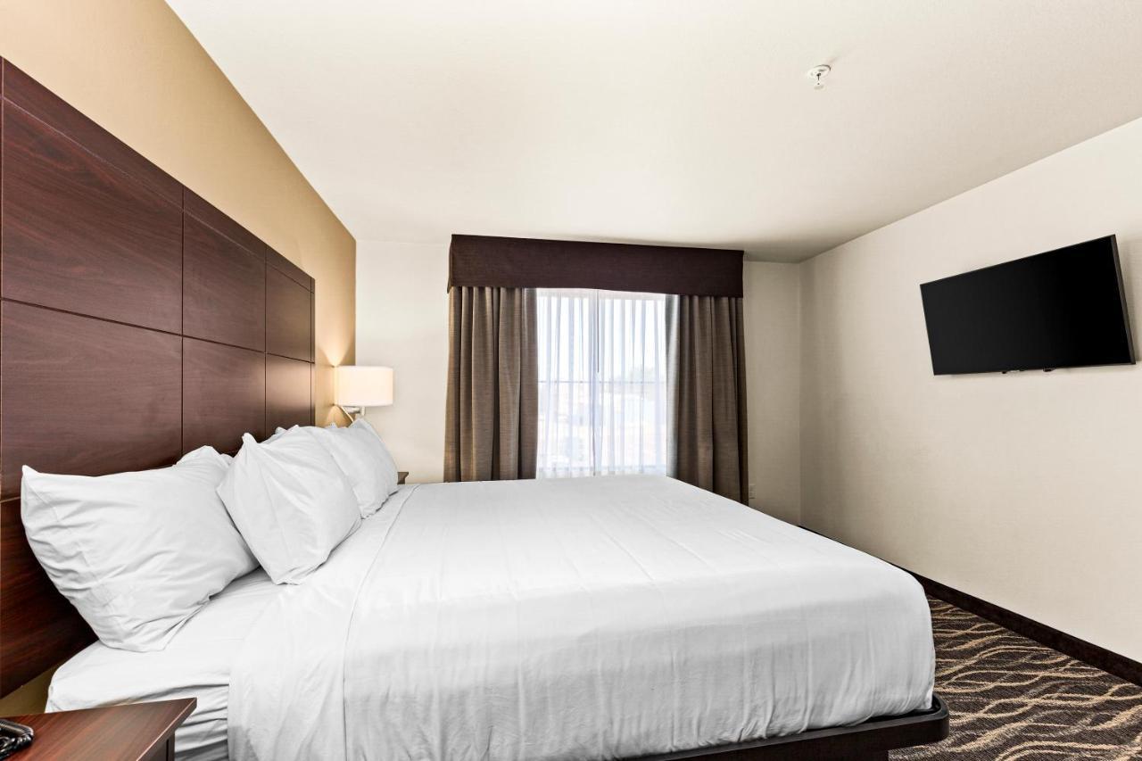 Cobblestone Hotel & Suites - Ottumwa Bagian luar foto