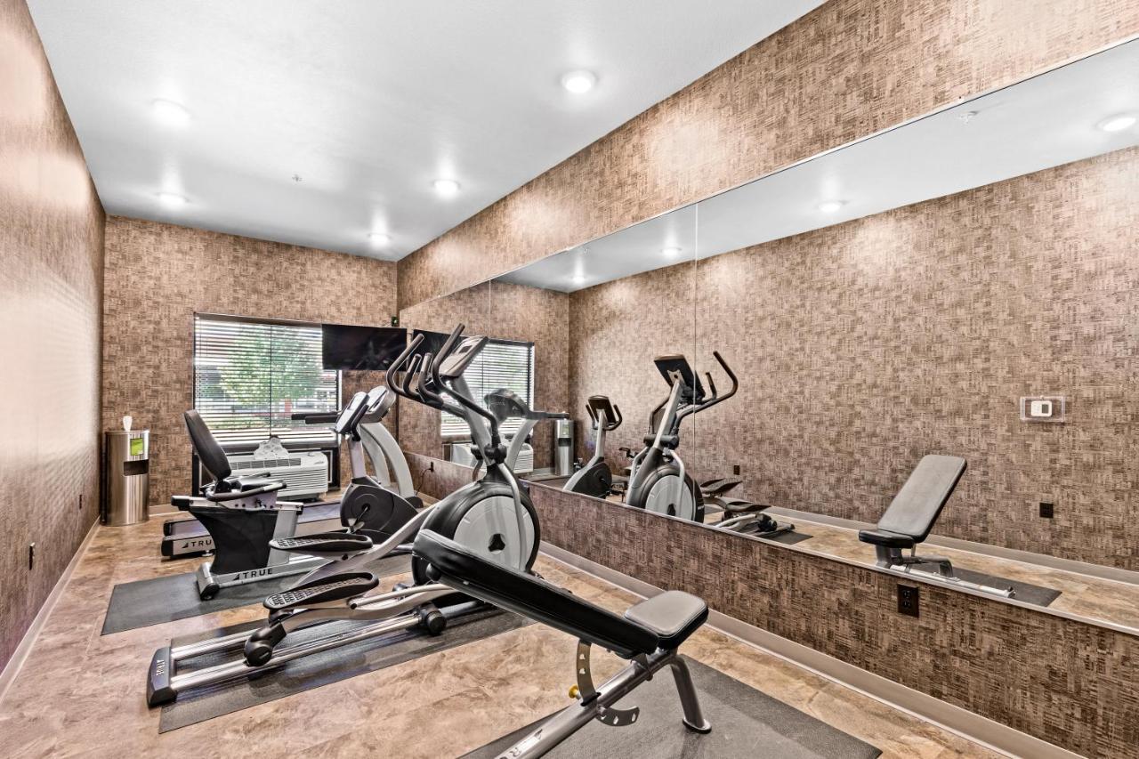 Cobblestone Hotel & Suites - Ottumwa Bagian luar foto