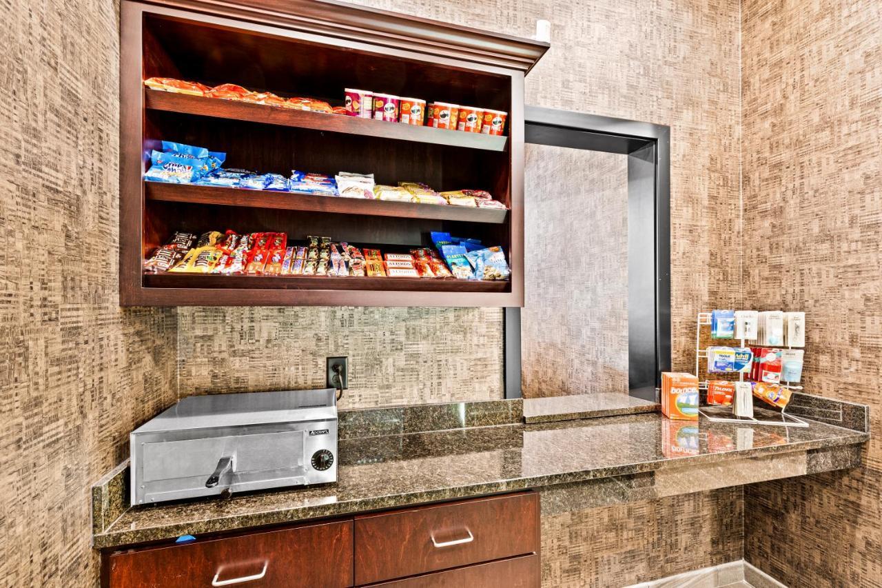 Cobblestone Hotel & Suites - Ottumwa Bagian luar foto