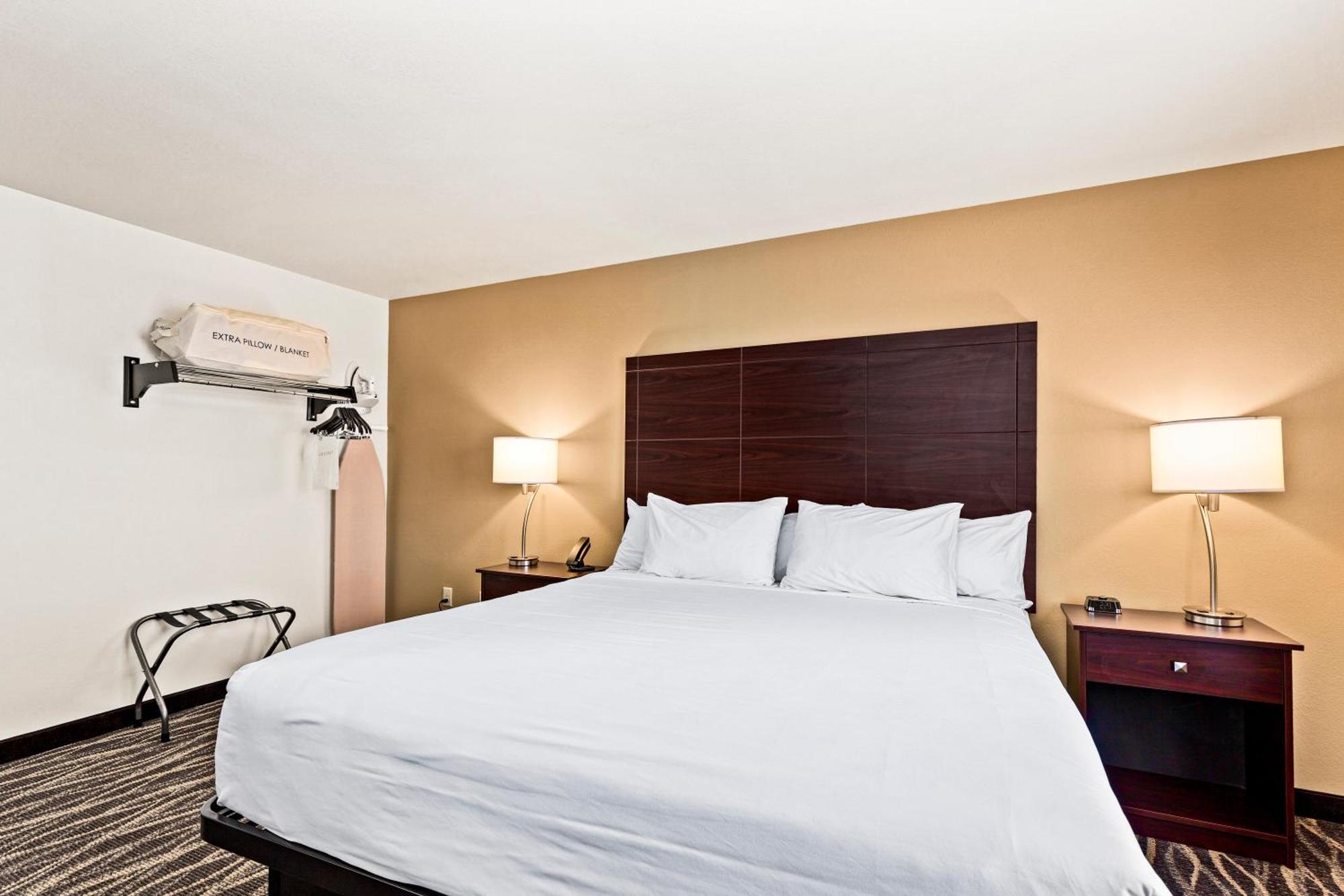Cobblestone Hotel & Suites - Ottumwa Bagian luar foto
