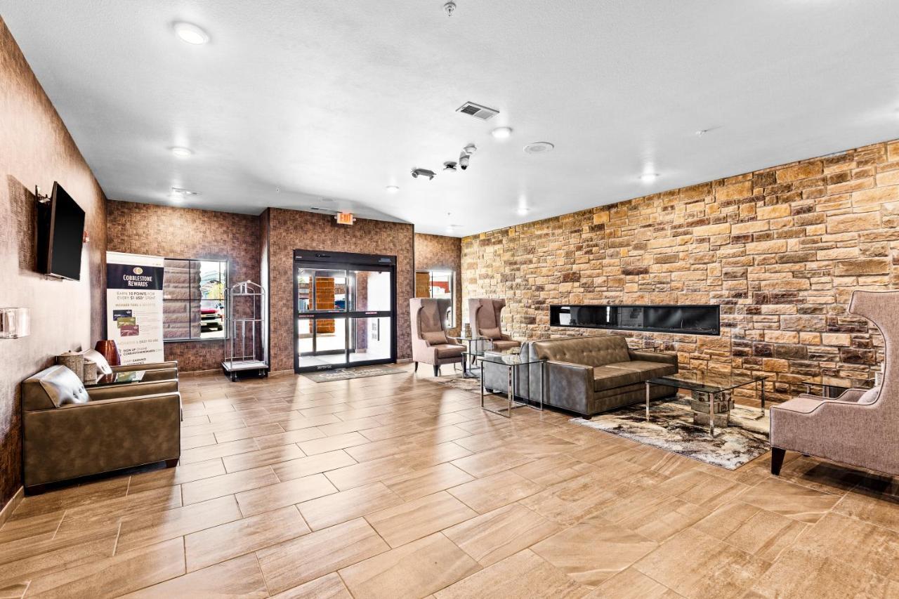 Cobblestone Hotel & Suites - Ottumwa Bagian luar foto