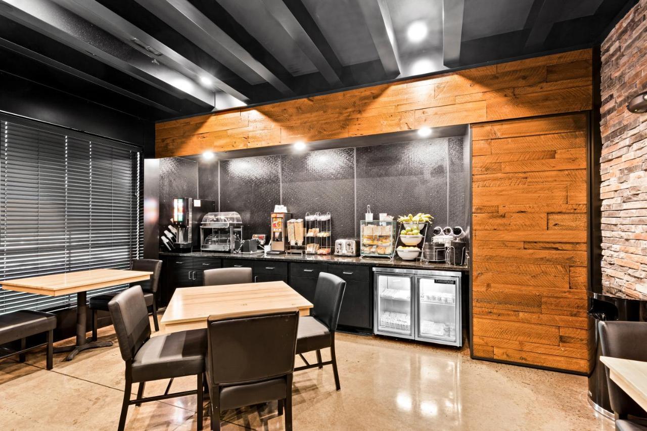 Cobblestone Hotel & Suites - Ottumwa Bagian luar foto
