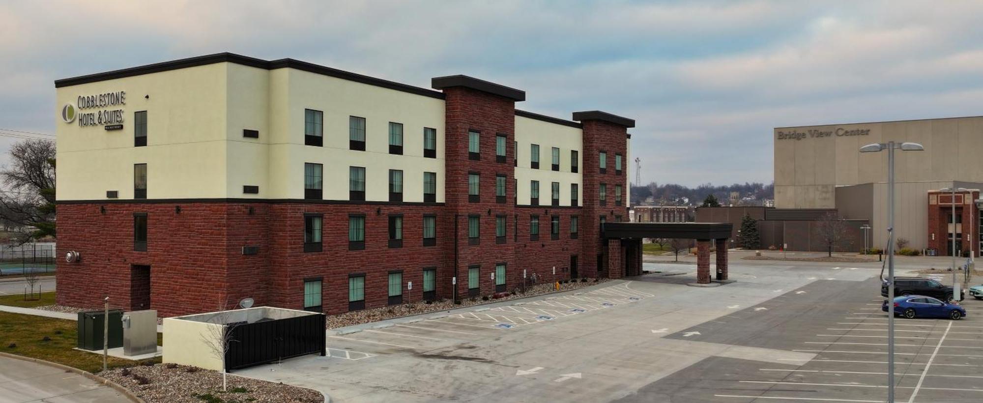 Cobblestone Hotel & Suites - Ottumwa Bagian luar foto