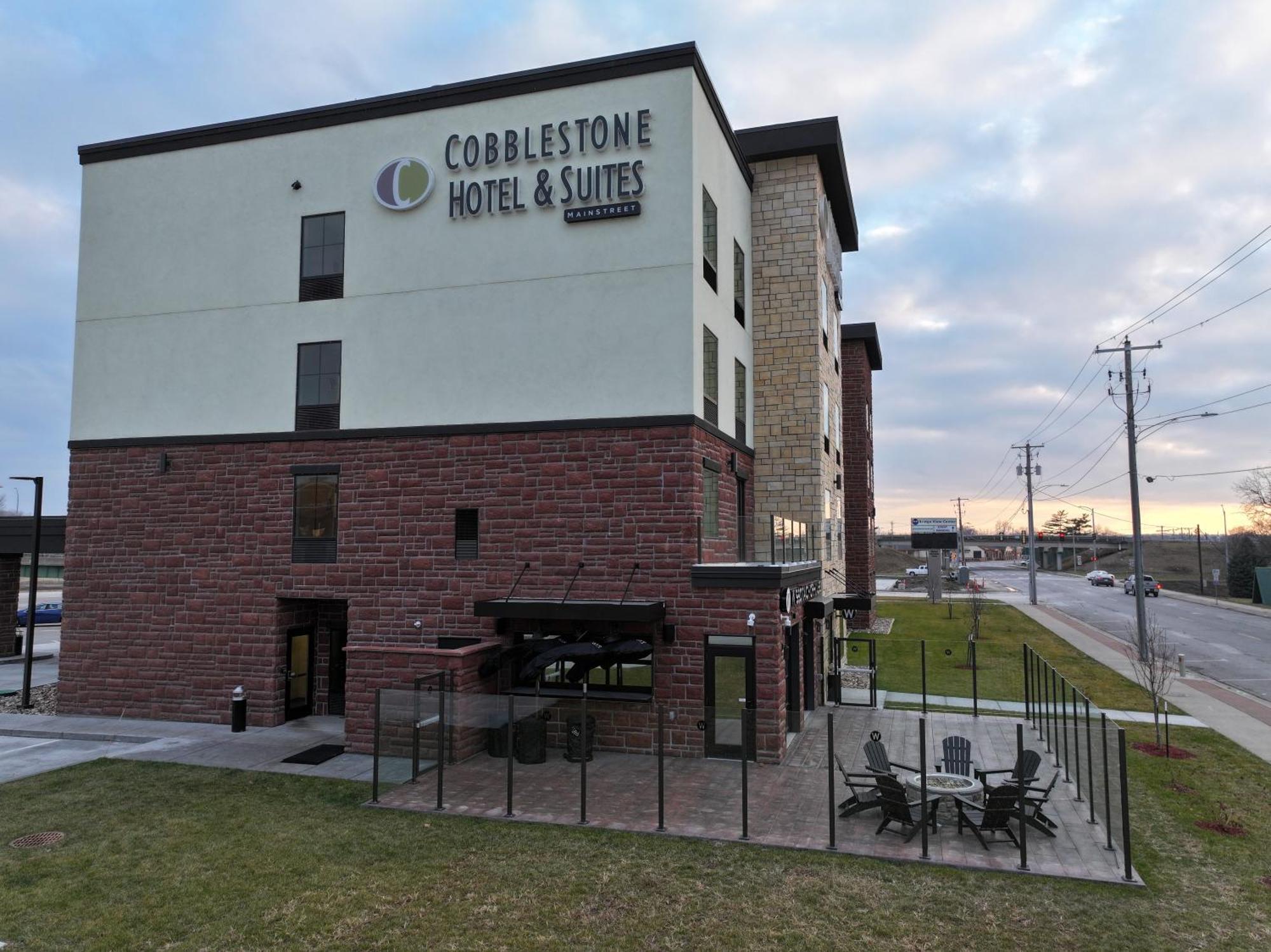 Cobblestone Hotel & Suites - Ottumwa Bagian luar foto